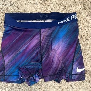 Cleaning out closet 
Nike pro medium